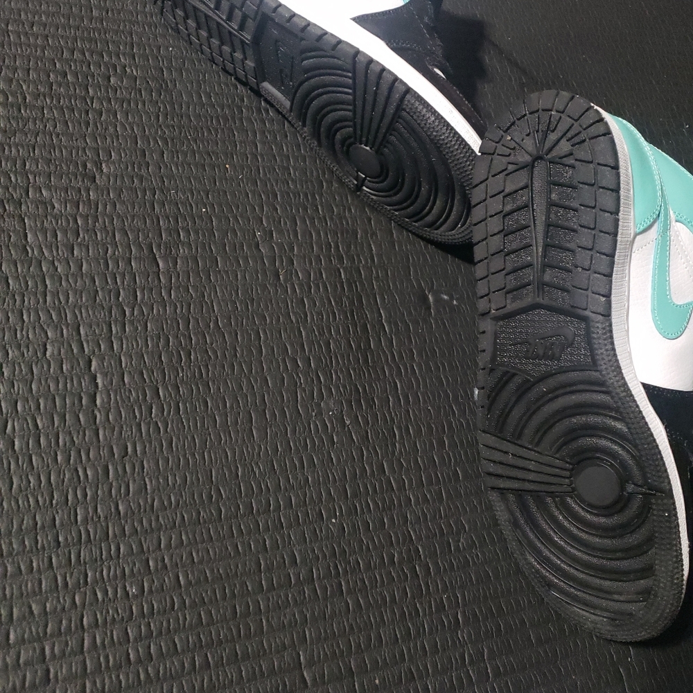 Nike jordans